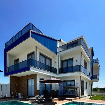 Luxury Villa In Doesemealti